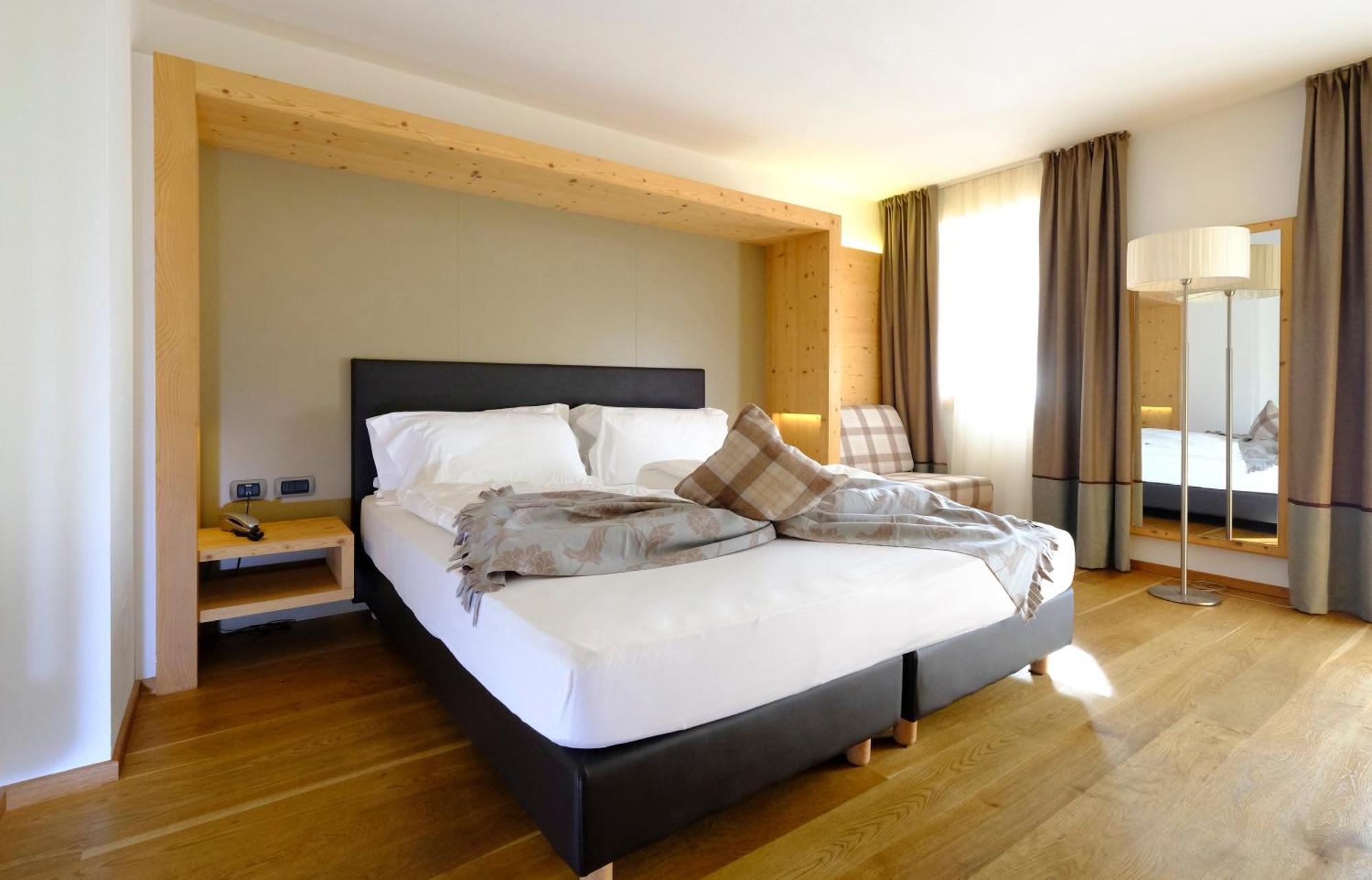 Hotel Shandranj Tesero Buitenkant foto