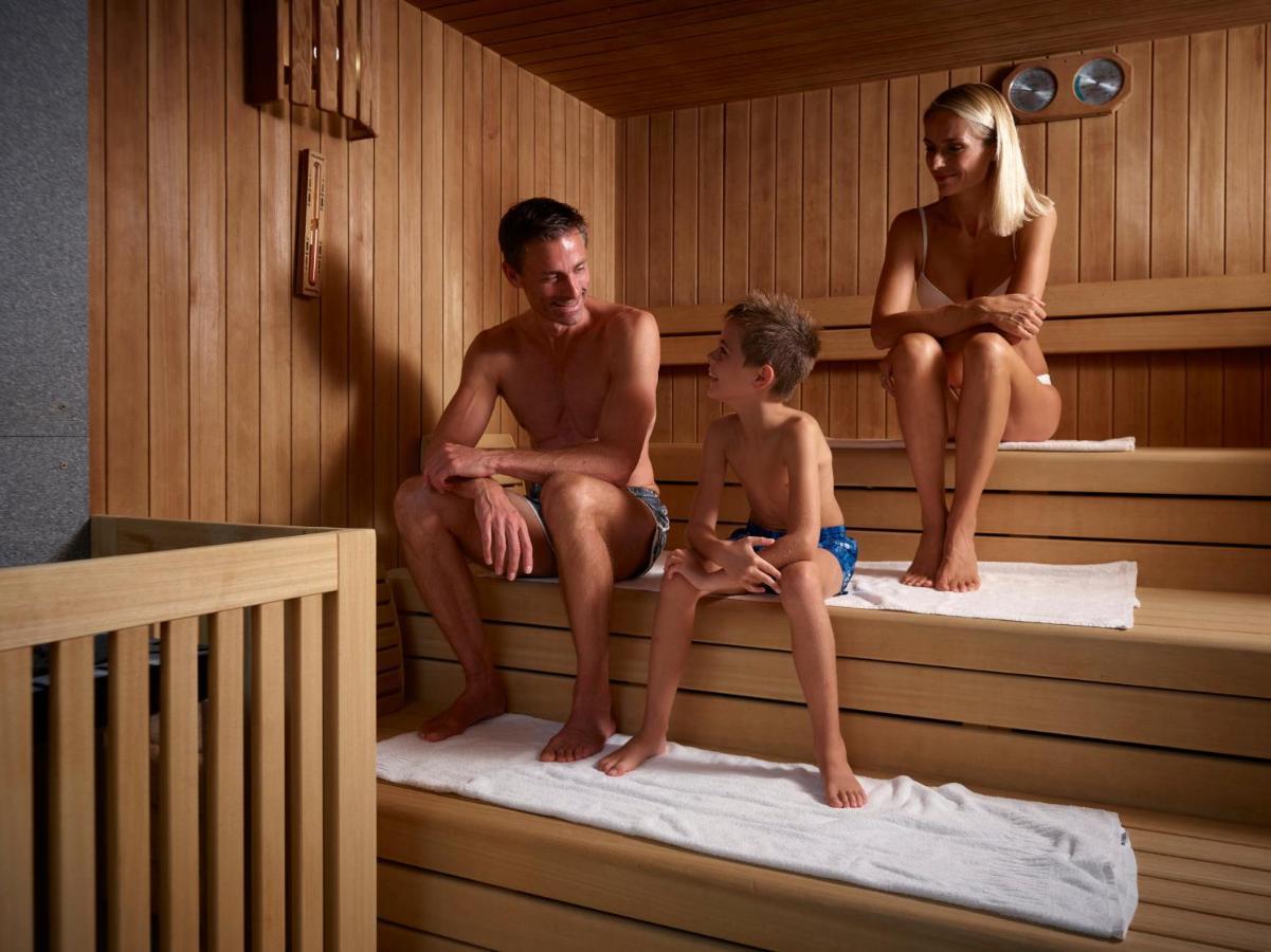 Hotel Shandranj Tesero Buitenkant foto