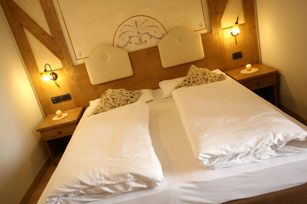 Hotel Shandranj Tesero Buitenkant foto