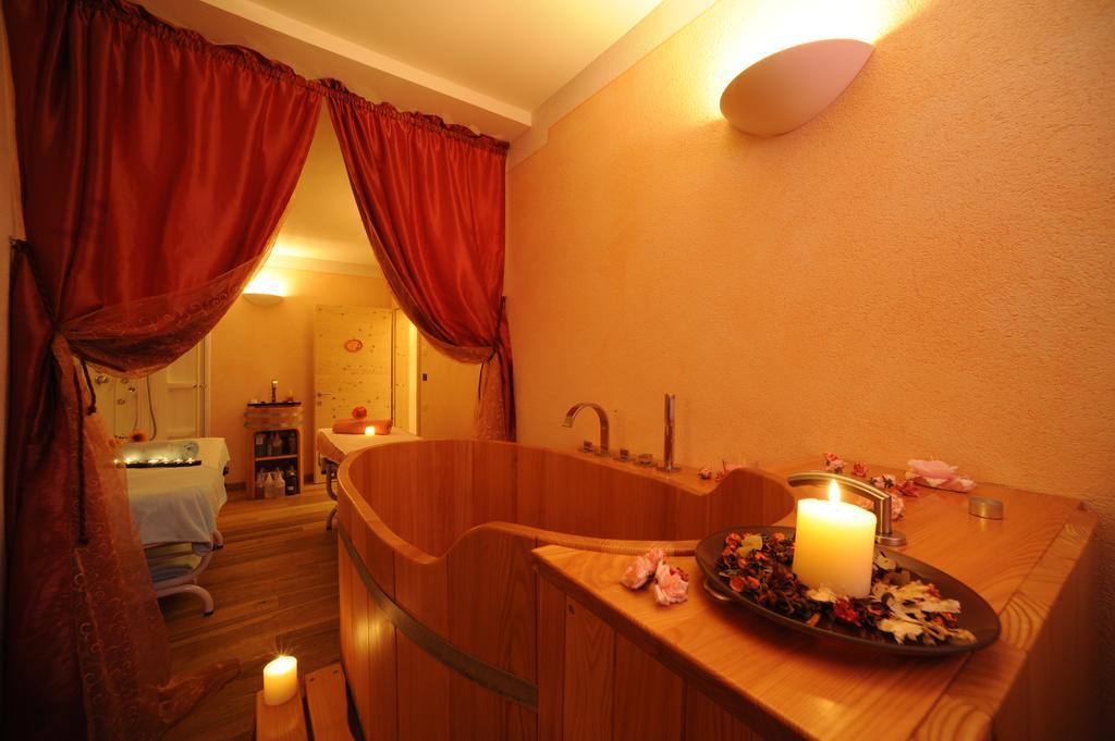 Hotel Shandranj Tesero Buitenkant foto