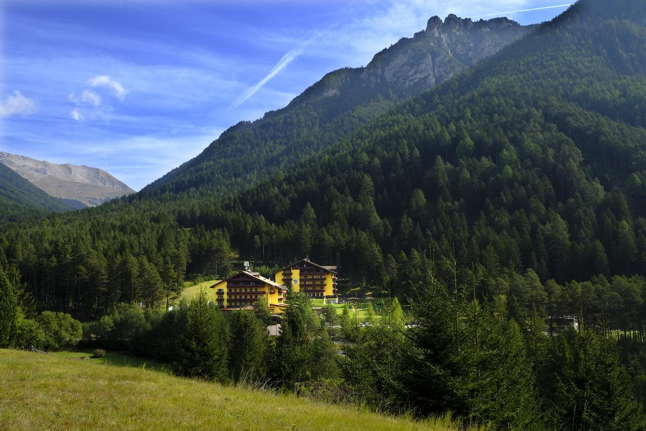 Hotel Shandranj Tesero Buitenkant foto